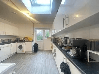 Parrs Wood Road, Manchester - Image 4