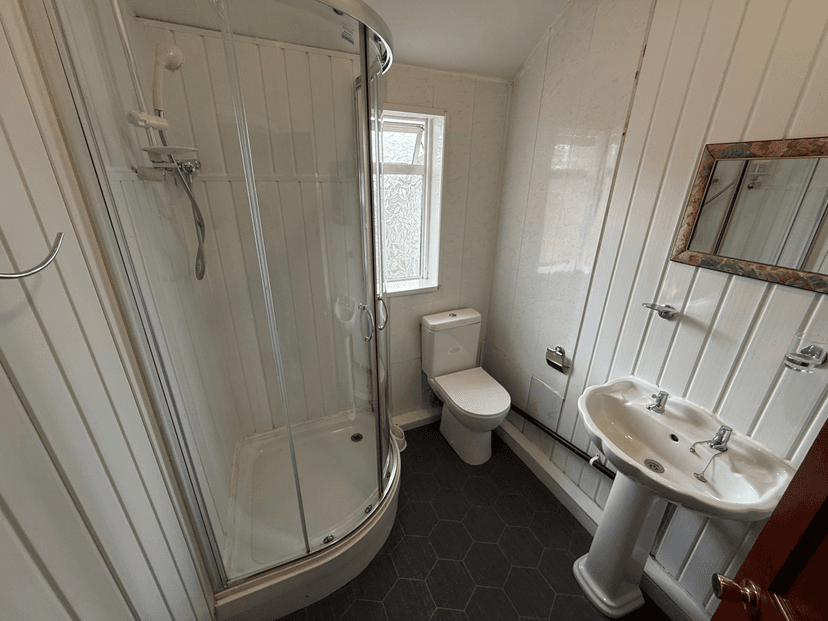 160 Harlaxton Drive, Nottingham - Image 6