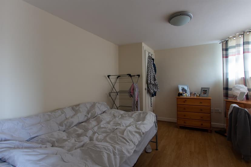 5, 27 Minister Street - Image 4