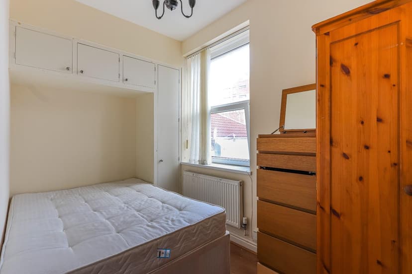 4, 128 Richmond Road - Image 4