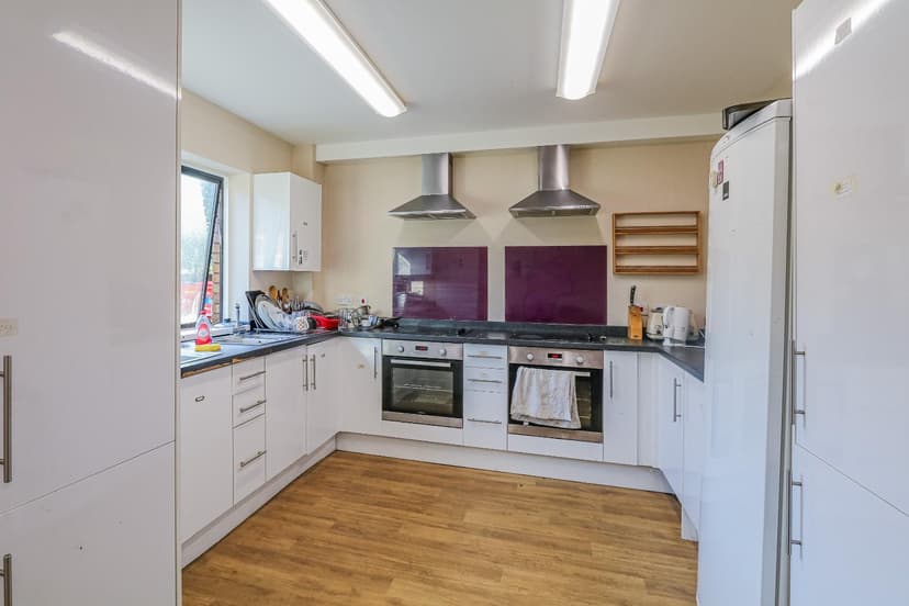 Room F19, St. Gabriel, Newman Hall Colum Road - Image 8