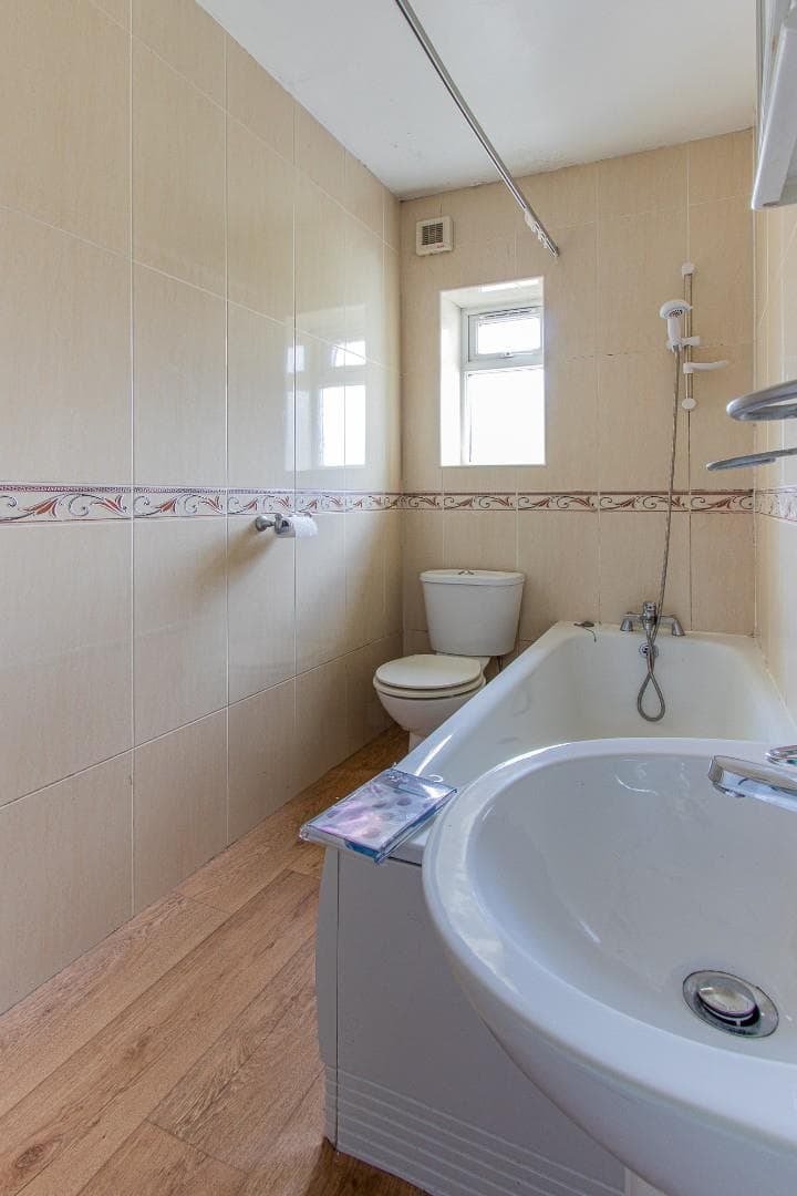 4, 177A Newport Road - Image 7