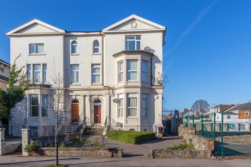 2, 177B Newport Road - Image 5