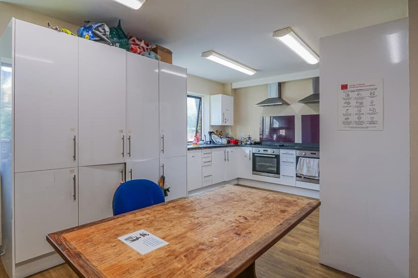 Room F19, St. Gabriel, Newman Hall Colum Road - Image 6