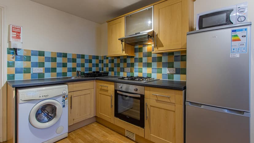 2, 27 Minister Street - Image 2