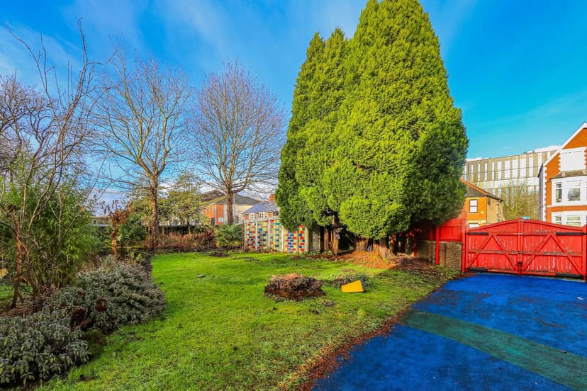 Room F19, St. Gabriel, Newman Hall Colum Road - Image 17