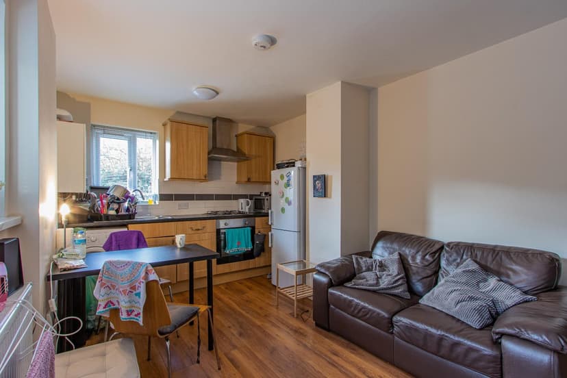 3, 11 Richmond Crescent