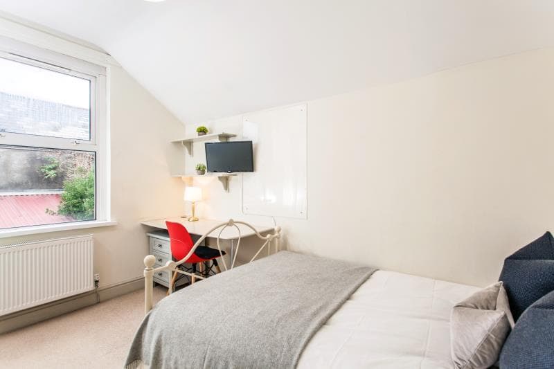 128 Inverness Place - Image 6