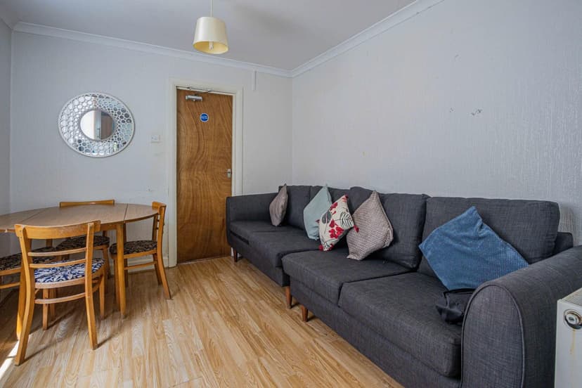 100 Malefant Street - Image 4