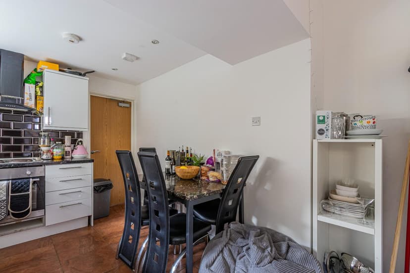 9 Mundy Place - Image 8