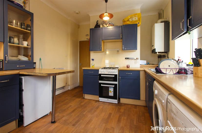 137 Albany Road - Image 2