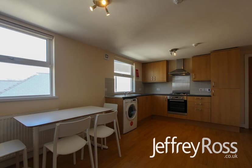 2, 185 Richmond Road - Image 3