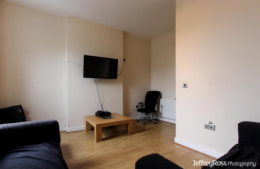 2, 193 Richmond Road - Image 2