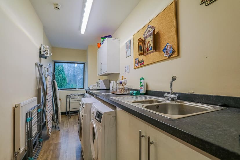 Room F19, St. Gabriel, Newman Hall Colum Road - Image 11