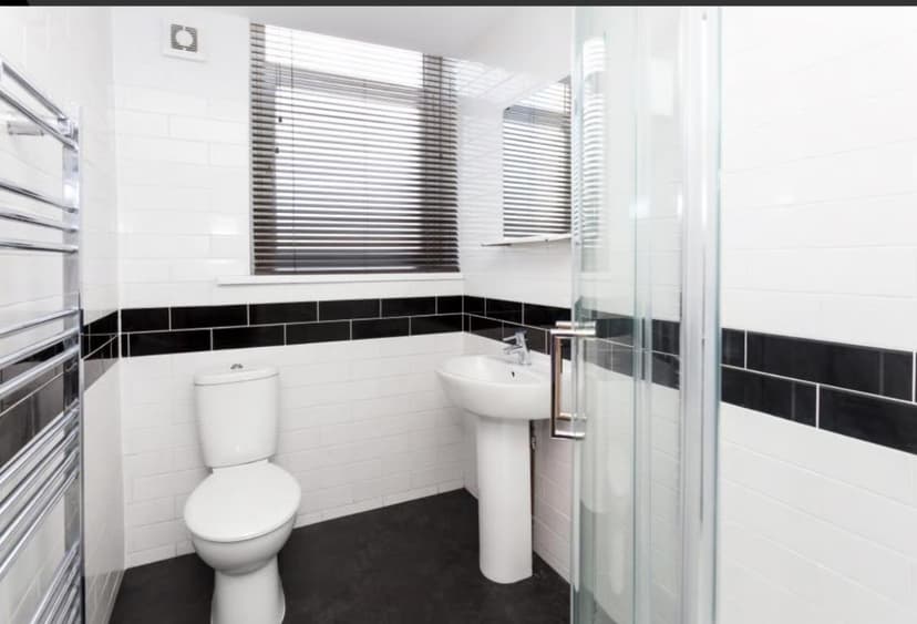 69 Richards Street - Image 11