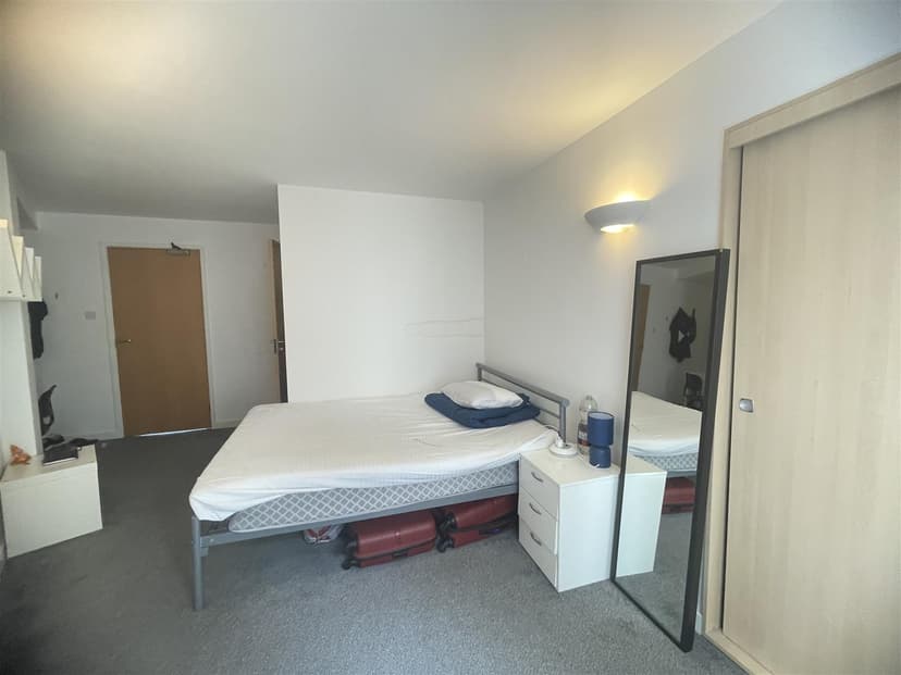 40 Park West - Image 6