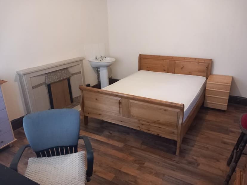 24 Rolleston Drive - Image 15