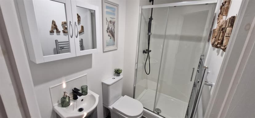 The Cave,, 1 Queens Road East - Image 3