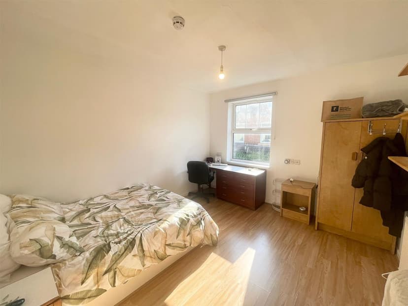 3 Frederick Grove - Image 3