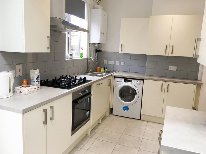 OLD 148 Queens Road East - Image 5