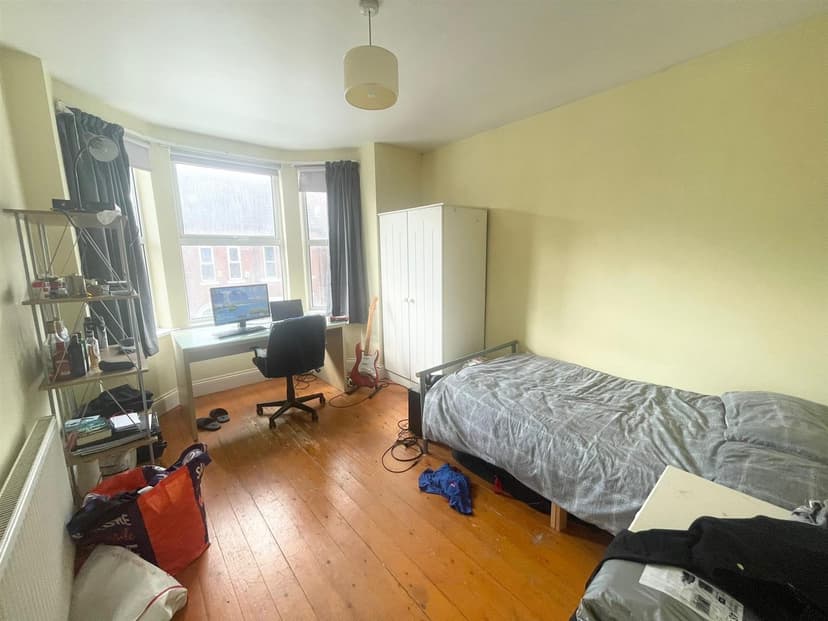 4 Kimbolton Avenue - Image 8