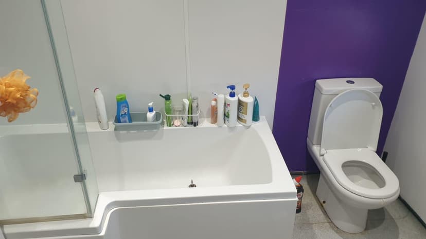 335 Derby Road - Image 2