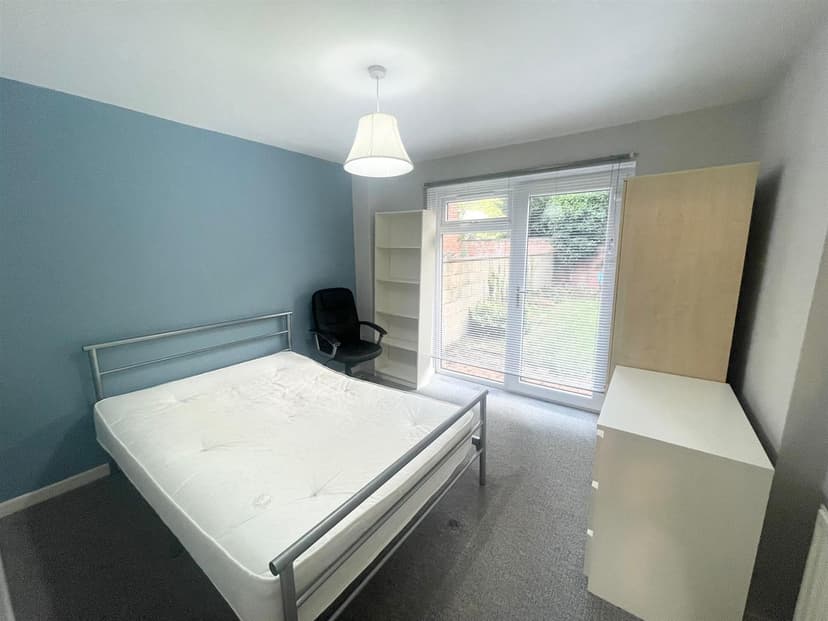 9 Park Ravine - Image 3