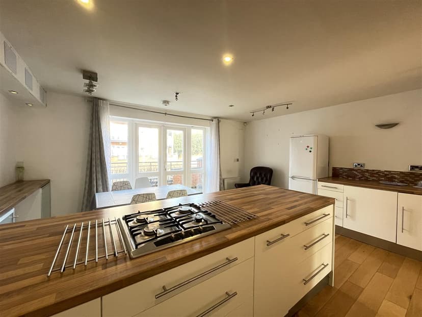 25 Park Wharf Haslam Street - Image 5