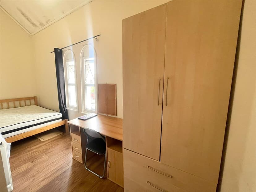 Flat 3 26 Annesley Grove - Image 4