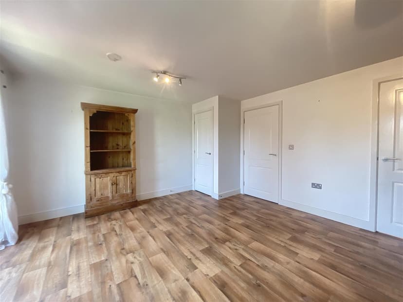 62 Deane Road - Image 9