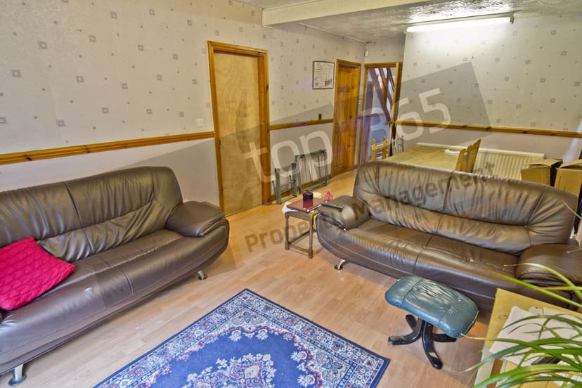 17 Arnesby Road - Image 2