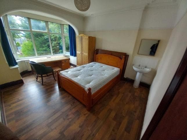 24 Rolleston Drive - Image 14