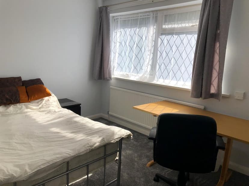 17 Arnesby Road - Image 12