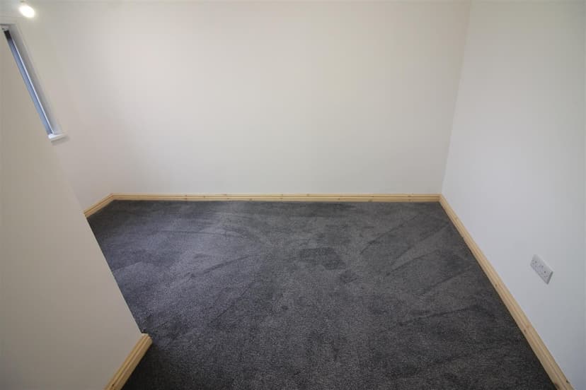 43 St. Johns Close - Image 3