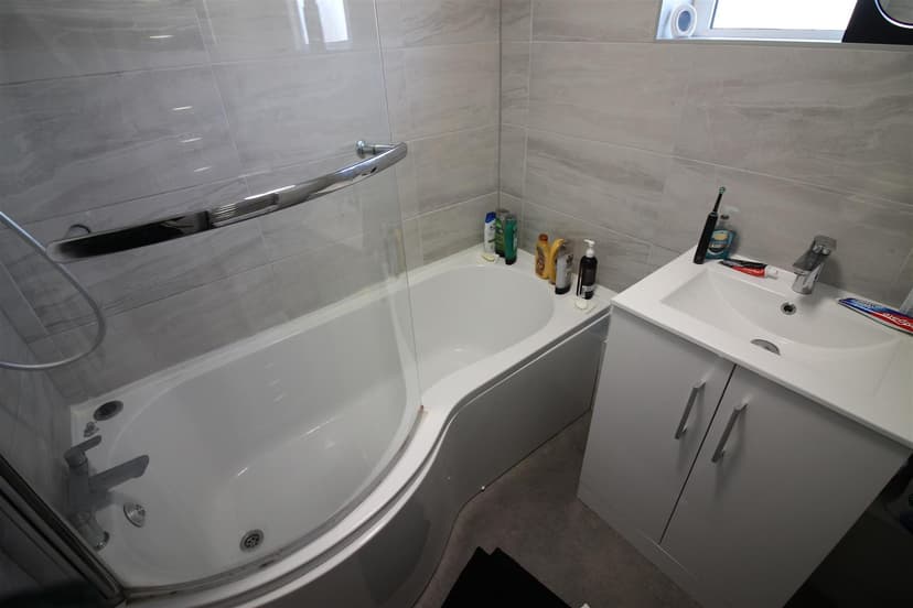 43 Holtdale Road - Image 8