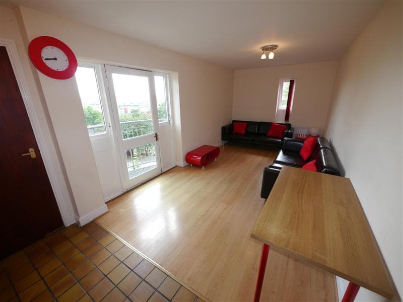 Flat 8, 1 Victoria Street Room 5, 1 Victoria Street, Leeds - Image 8