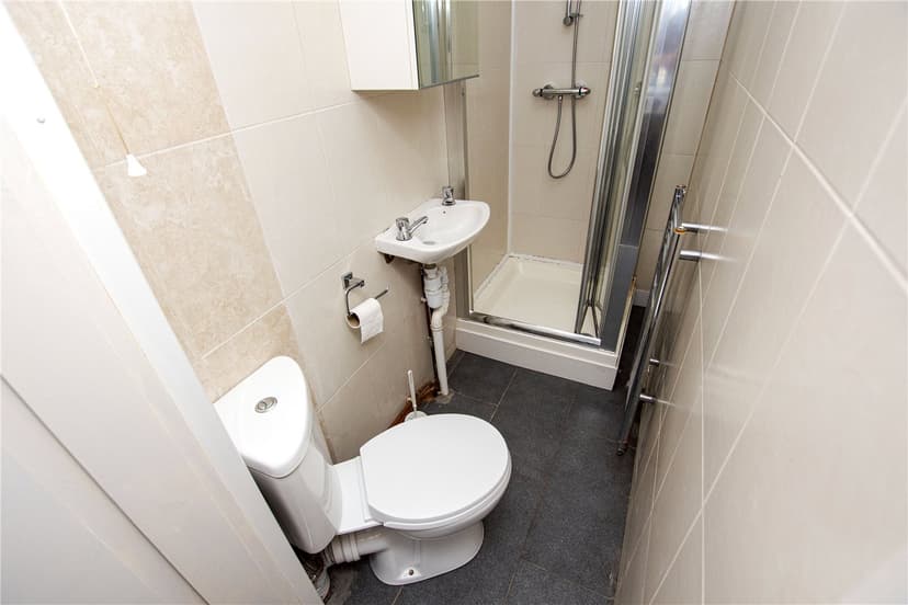 200, Hubert Road - Image 11