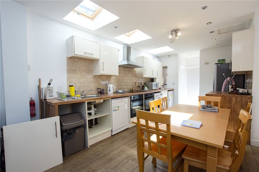 200, Hubert Road - Image 3