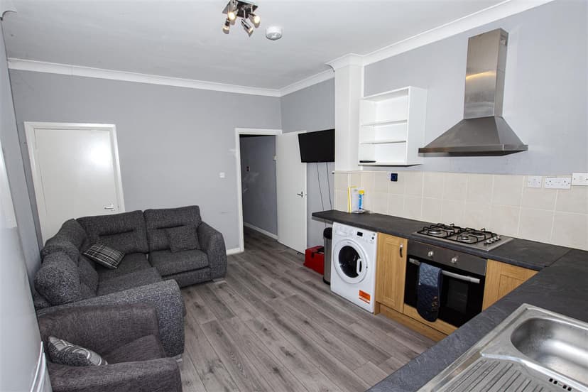 Lottie Road - Image 8