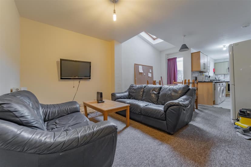 Tiverton Road - Image 9