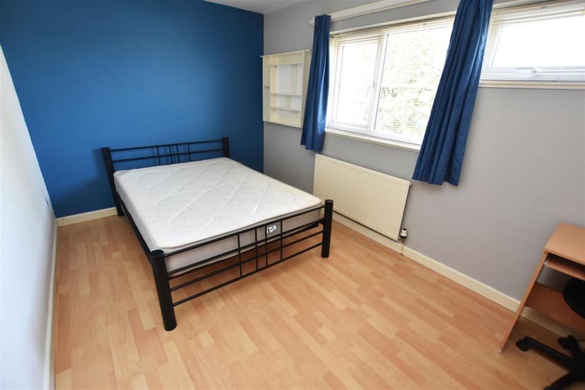 Coxwell Gardens - Image 10