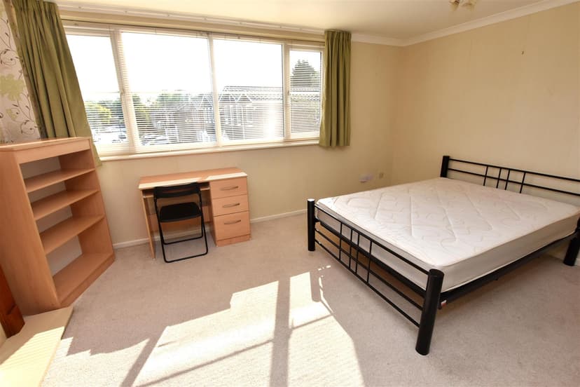 Coxwell Gardens - Image 9