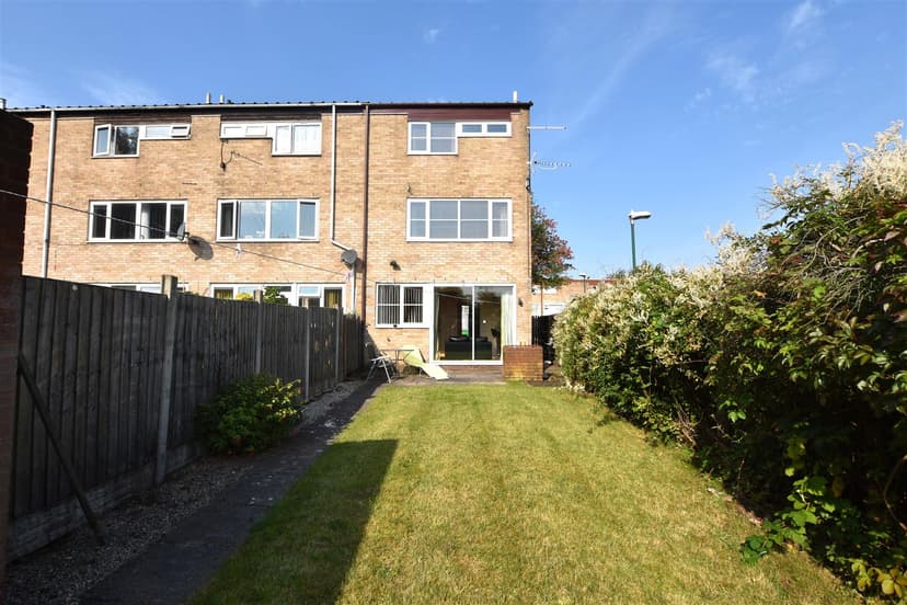 Coxwell Gardens - Image 4