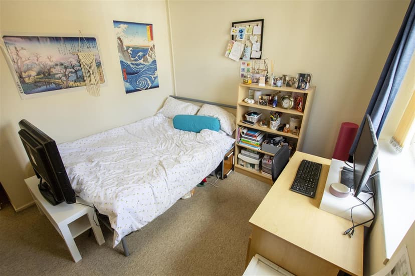 Sir Harrys Road - Image 8