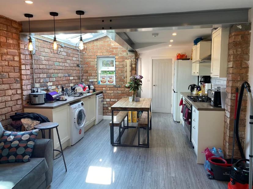 12, Daisy Road - Image 4