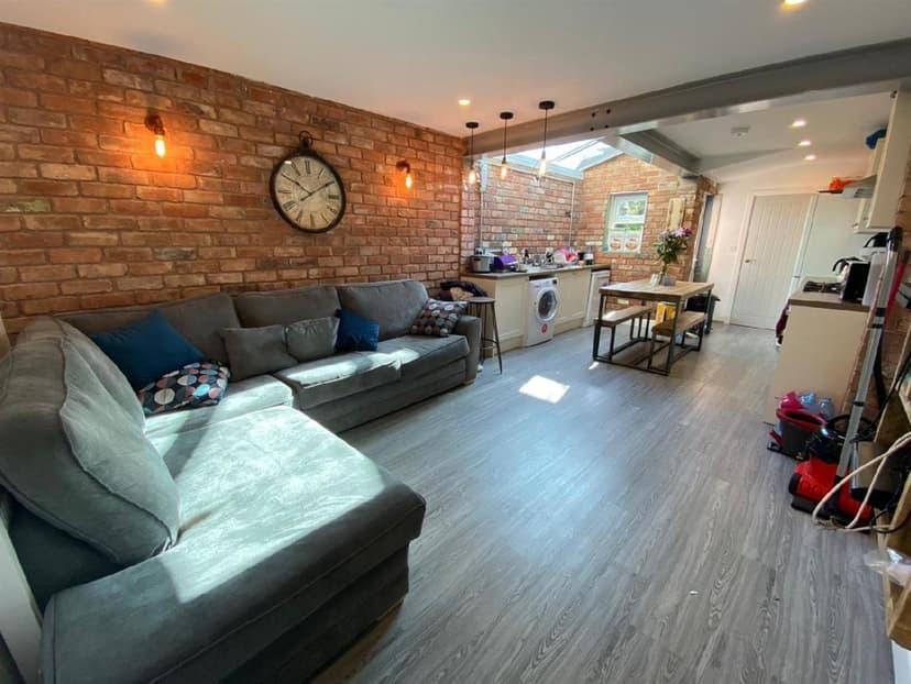 12, Daisy Road - Image 3