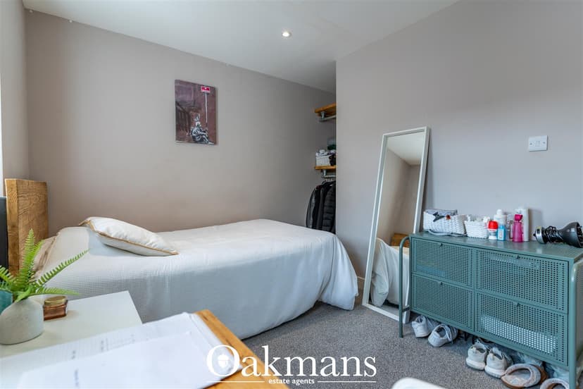 25A, Harold Road - Image 11