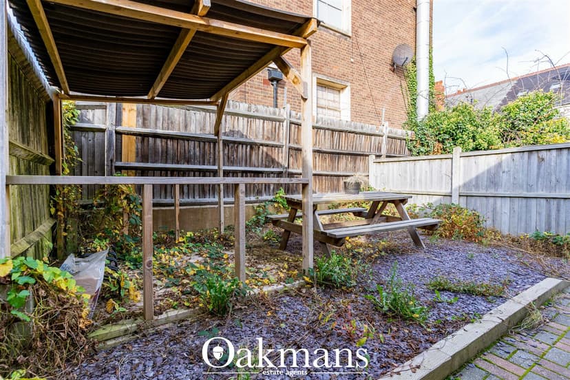 25A, Harold Road - Image 1