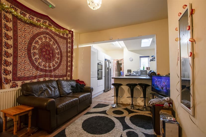 228, Hubert Road - Image 16