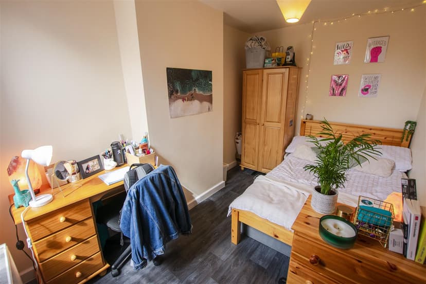 228, Hubert Road - Image 9